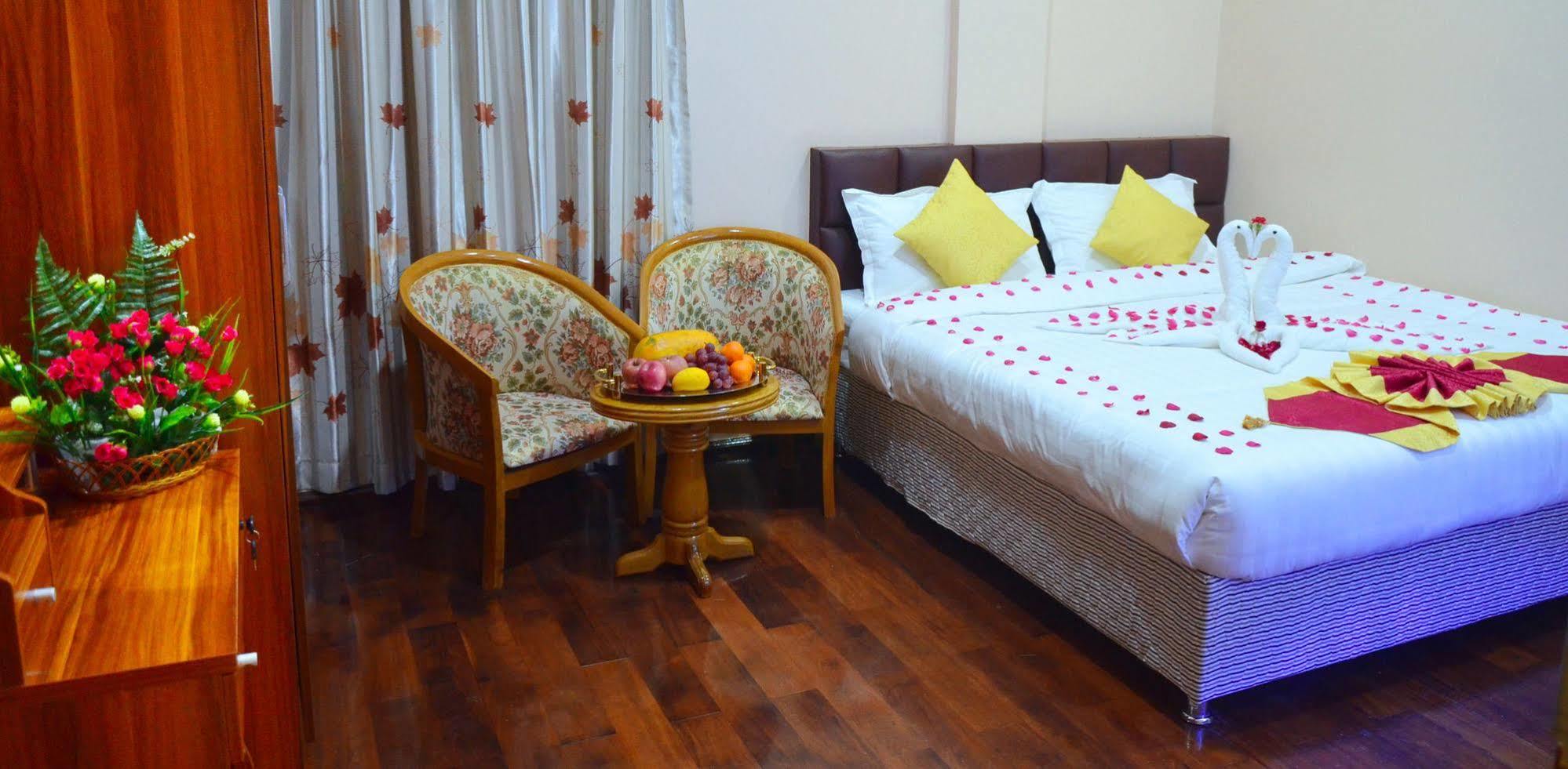 Golden City Light Hotel Mandalay Exterior photo